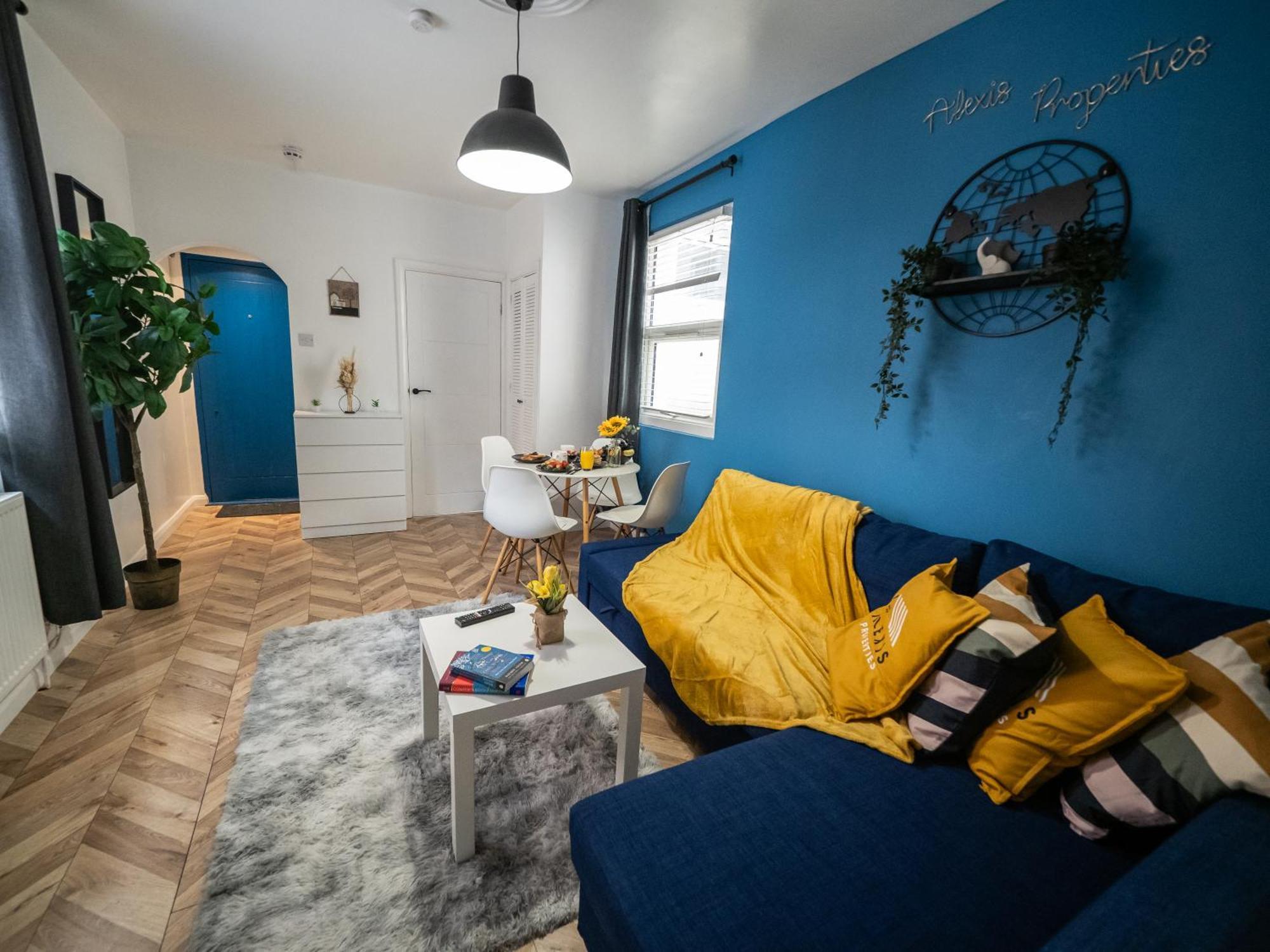Seaside Retreat: Luxury 1-Bed, Free Parking Daire Portsmouth Dış mekan fotoğraf